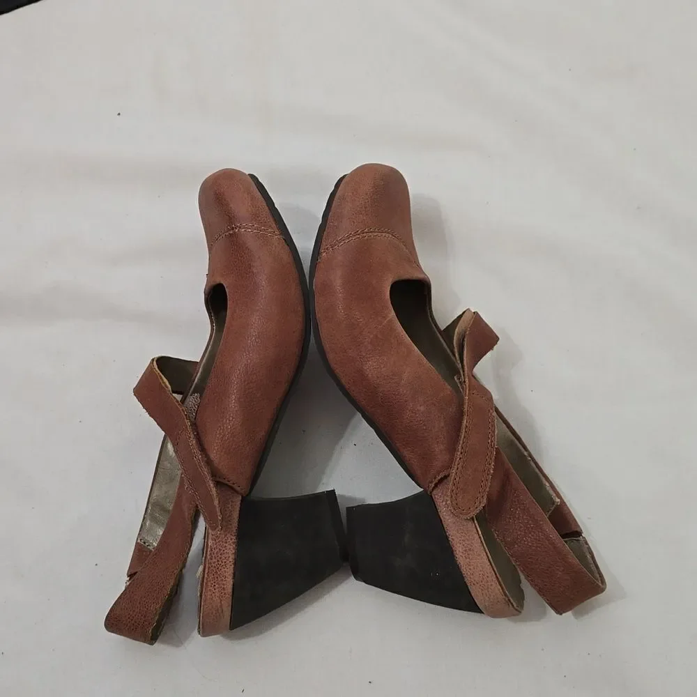 OTBT  SHOES SIZE 7.5